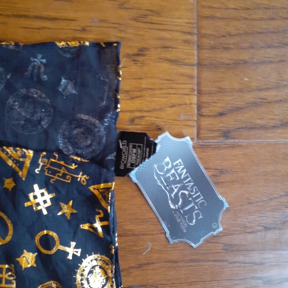GORGEOUS NWT Fantastic Beasts 36"x70" Whimsical Long Scarf - Picture 3 of 4